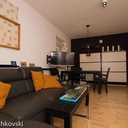 Bahnhofsnahe, Ruhige Und Sonnige 2 Zimmerwohnung Im Dichterviertel Висбаден Экстерьер фото